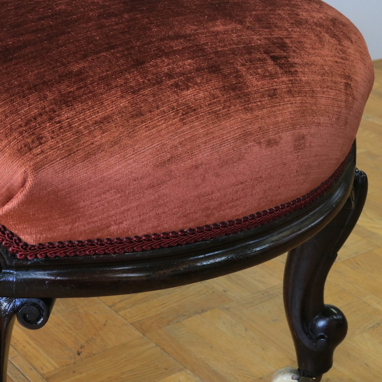 ナーシングチェアー