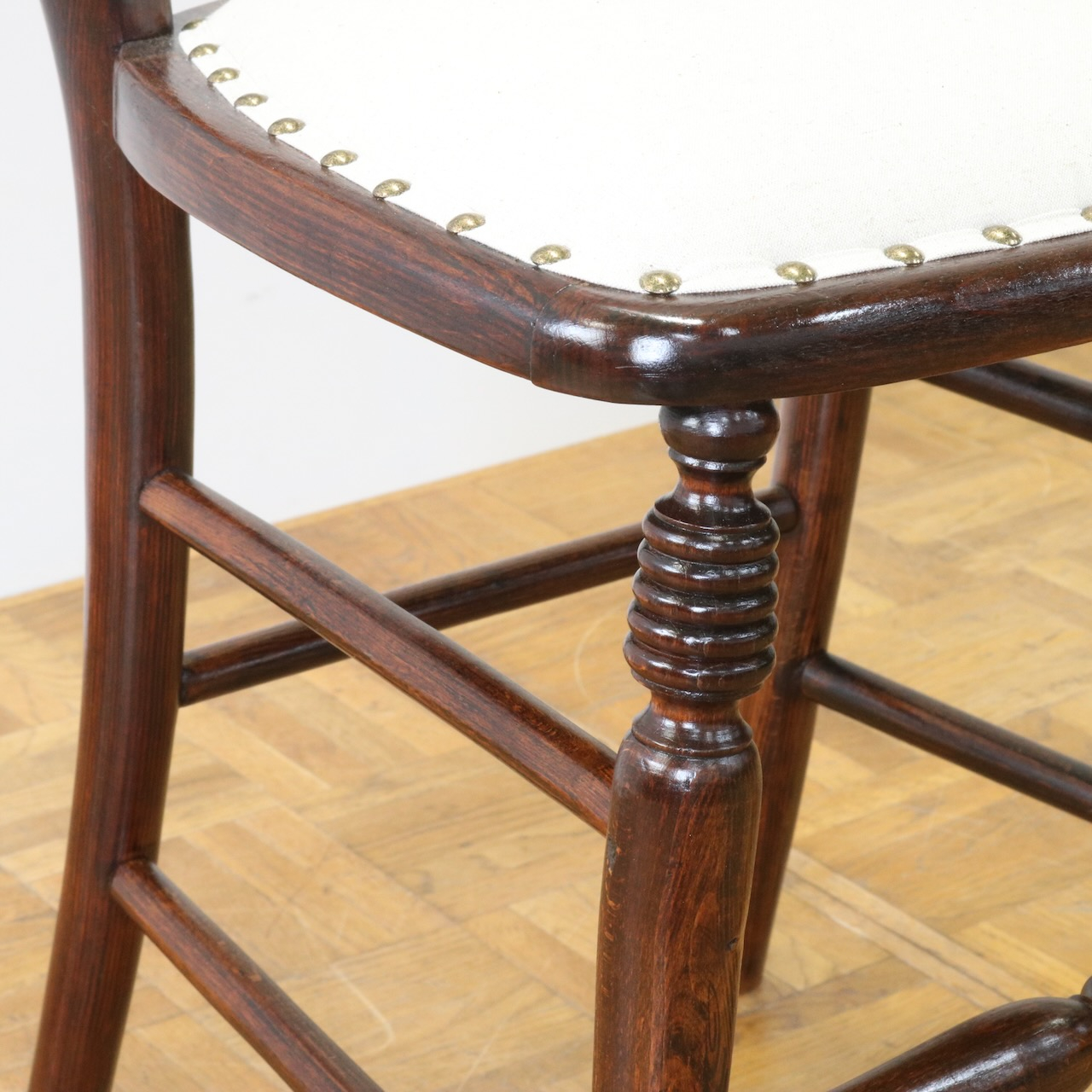 サイドチェアー