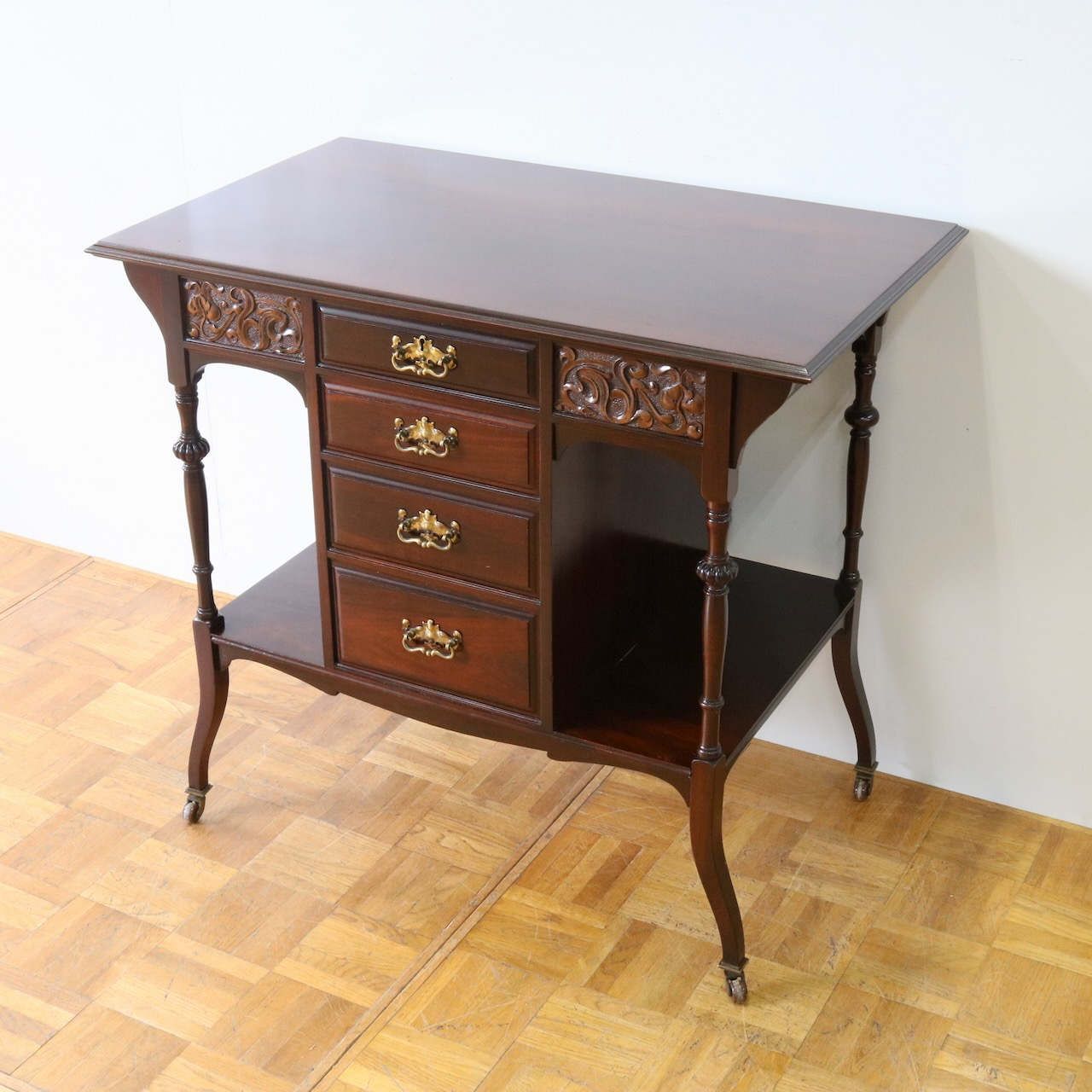 サイドテーブル