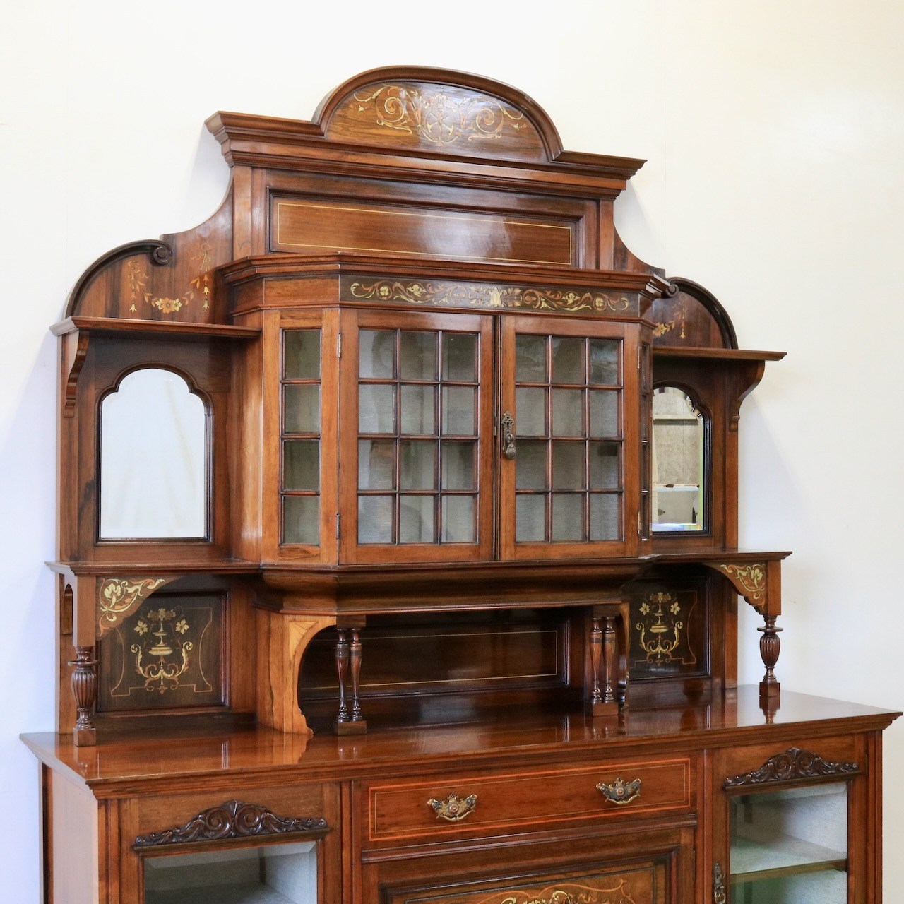 ミラーバックサイドボード