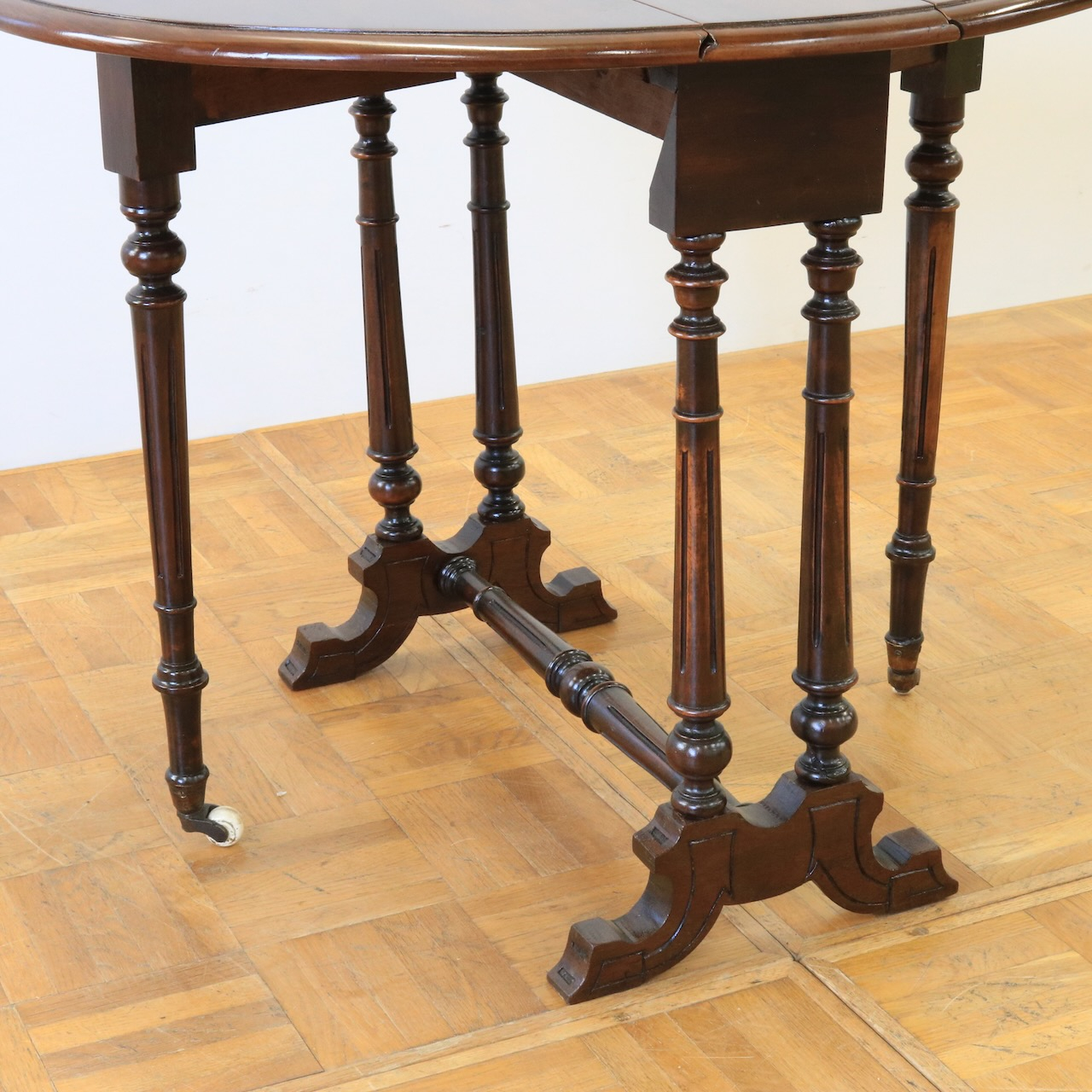 ドロップリーフテーブル