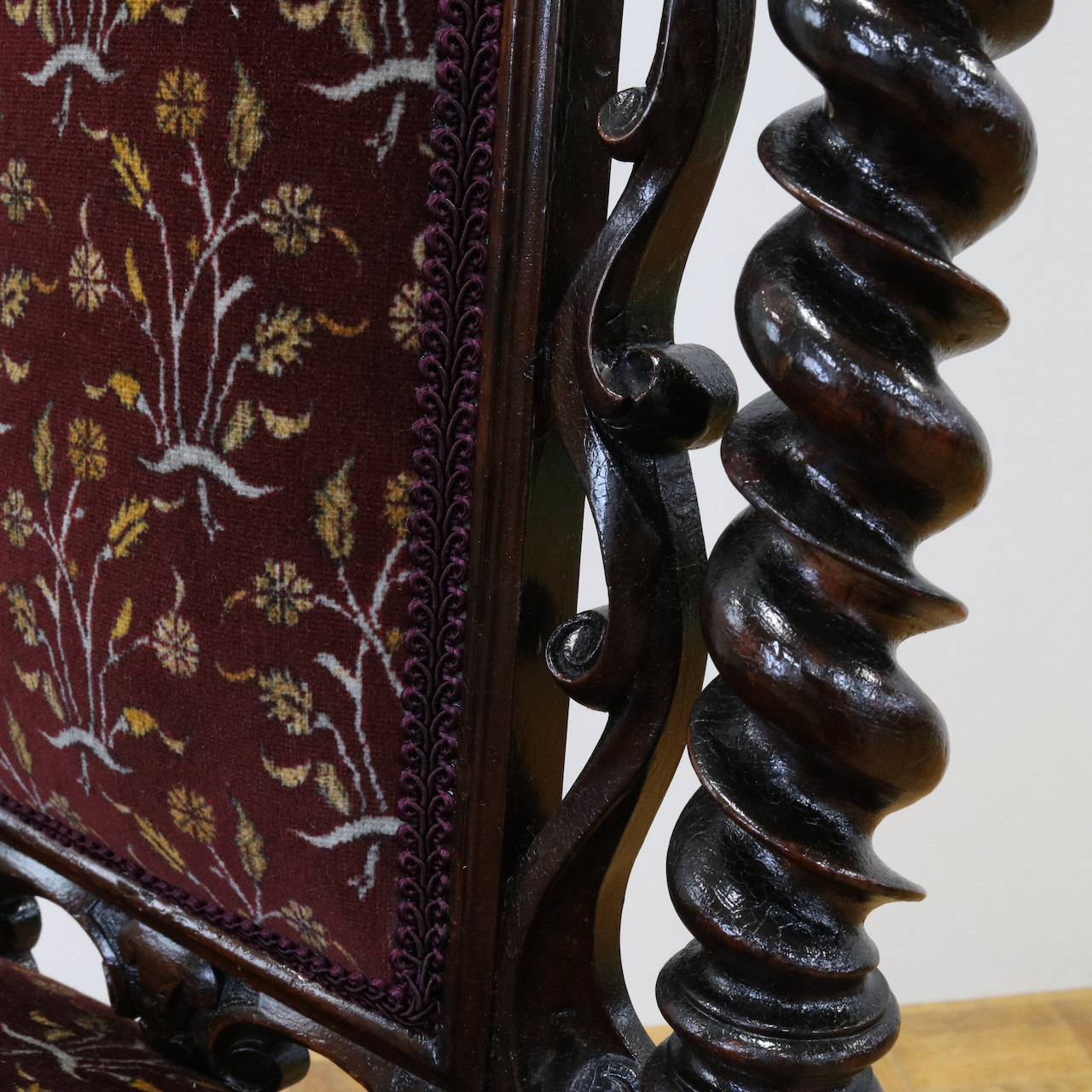 ナーシングチェアー