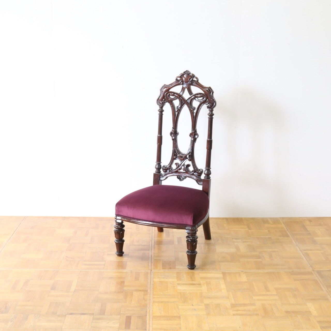 ナーシングチェアー