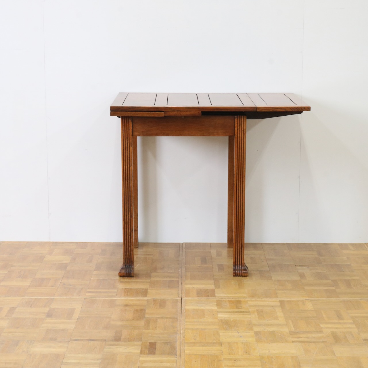 ドローリーフテーブル