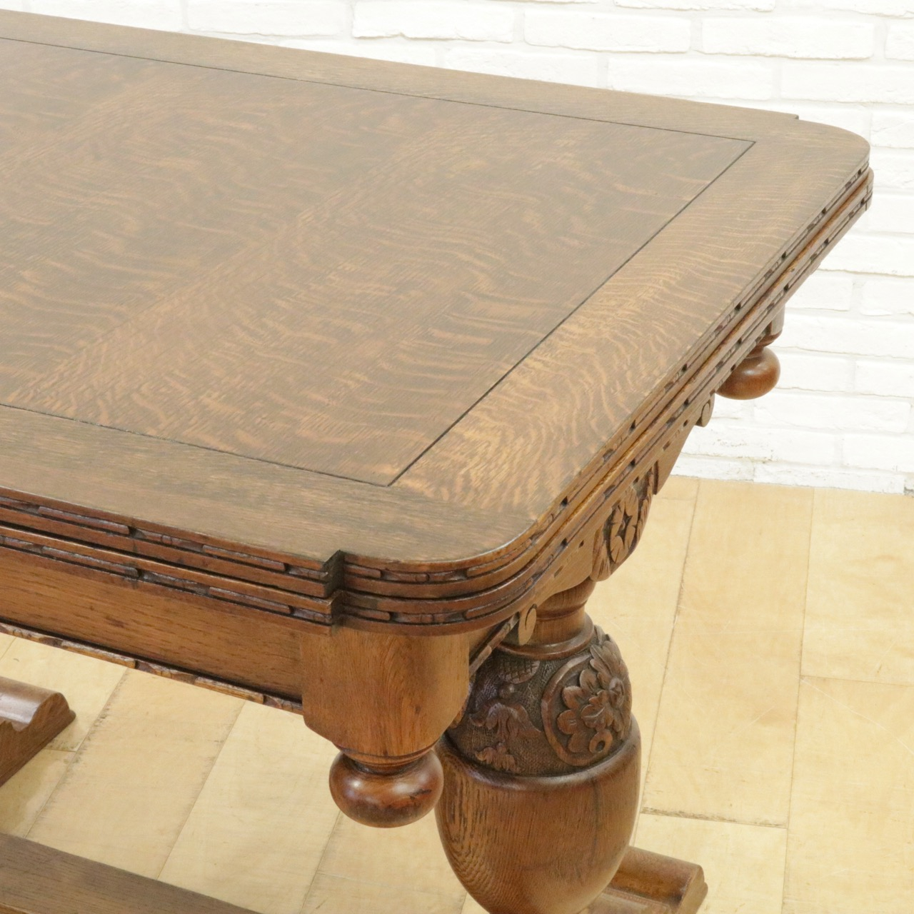 ドローリーフテーブル