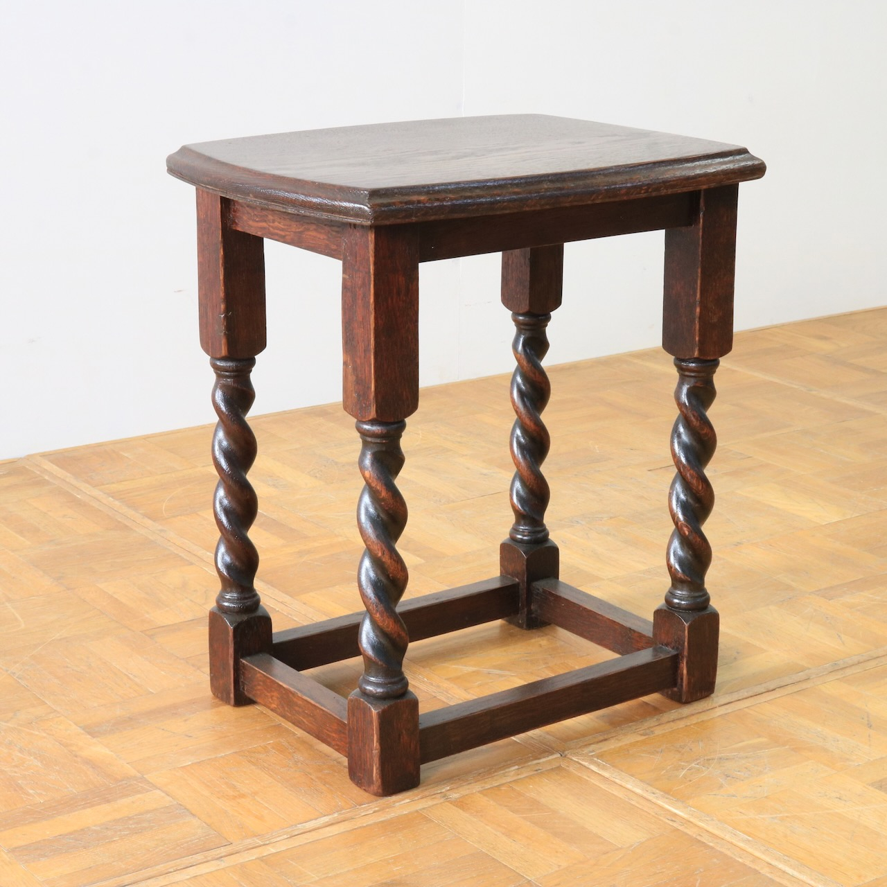 コーヒーテーブル