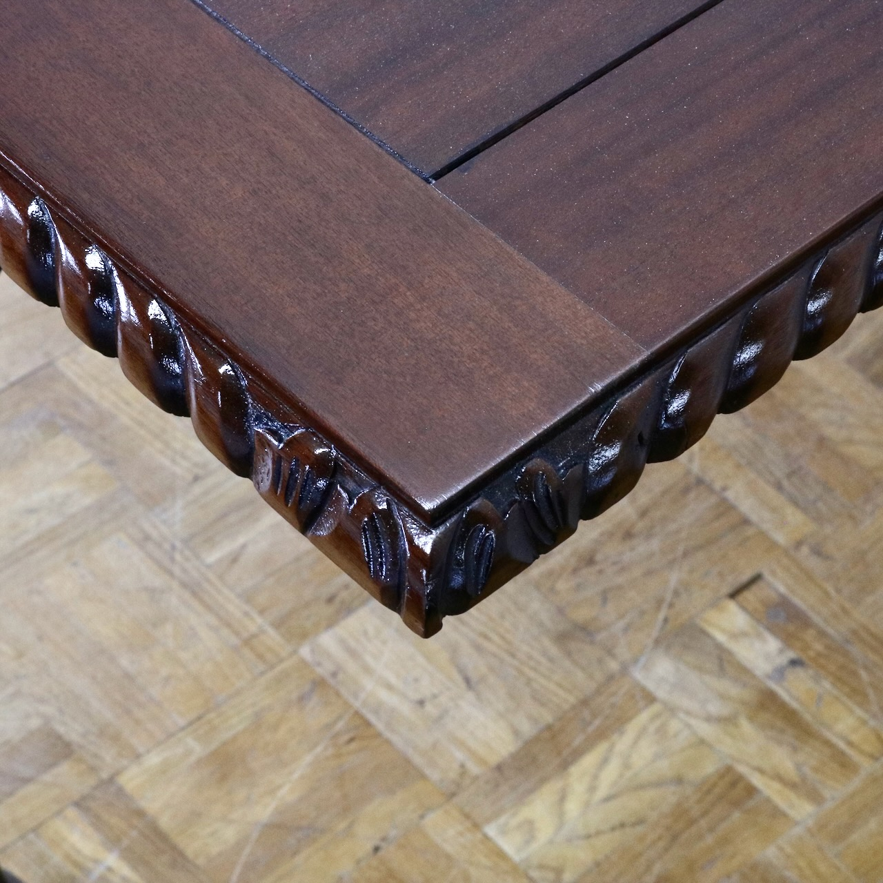 ドローリーフテーブル