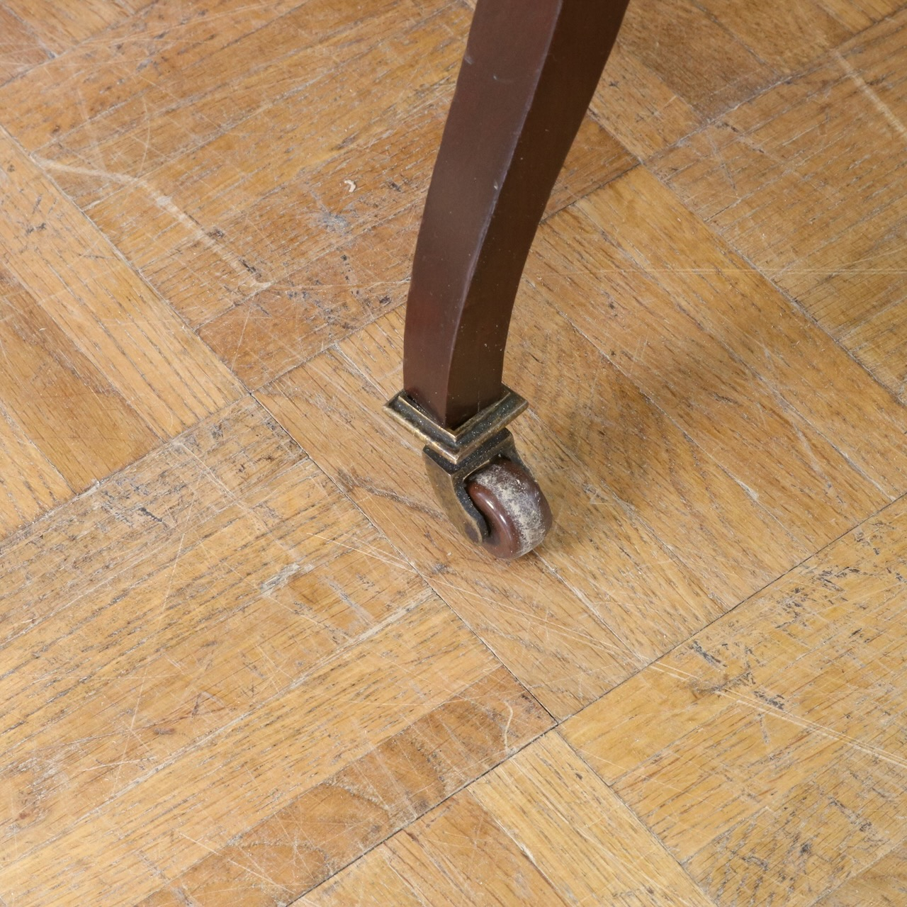 サイドテーブル