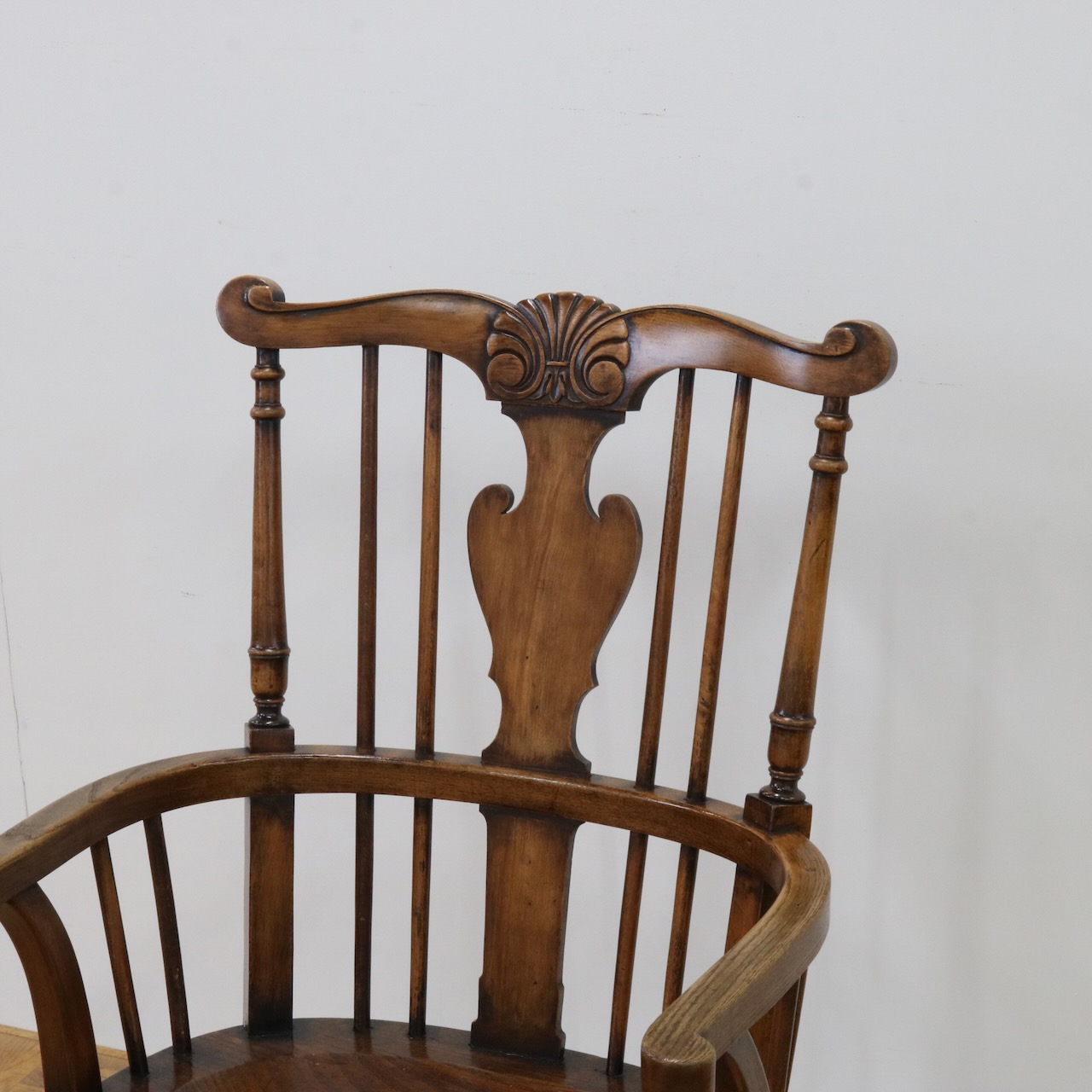 アームチェアー