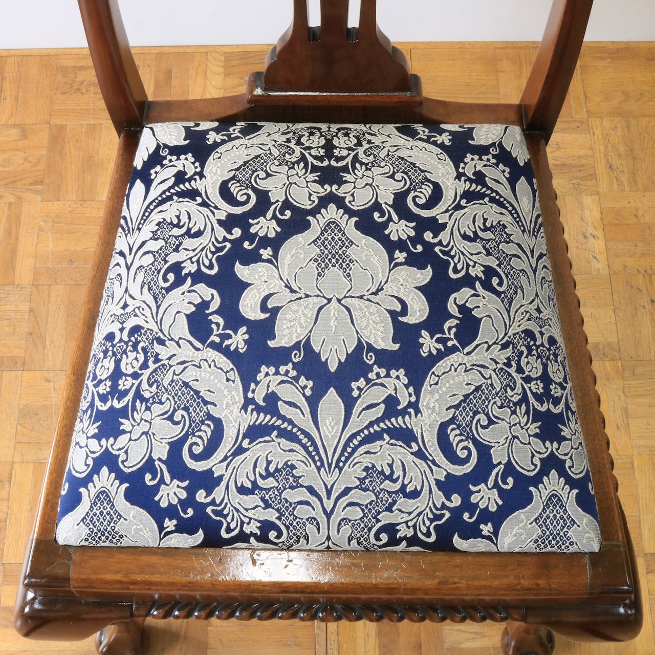 ダイニングチェアー