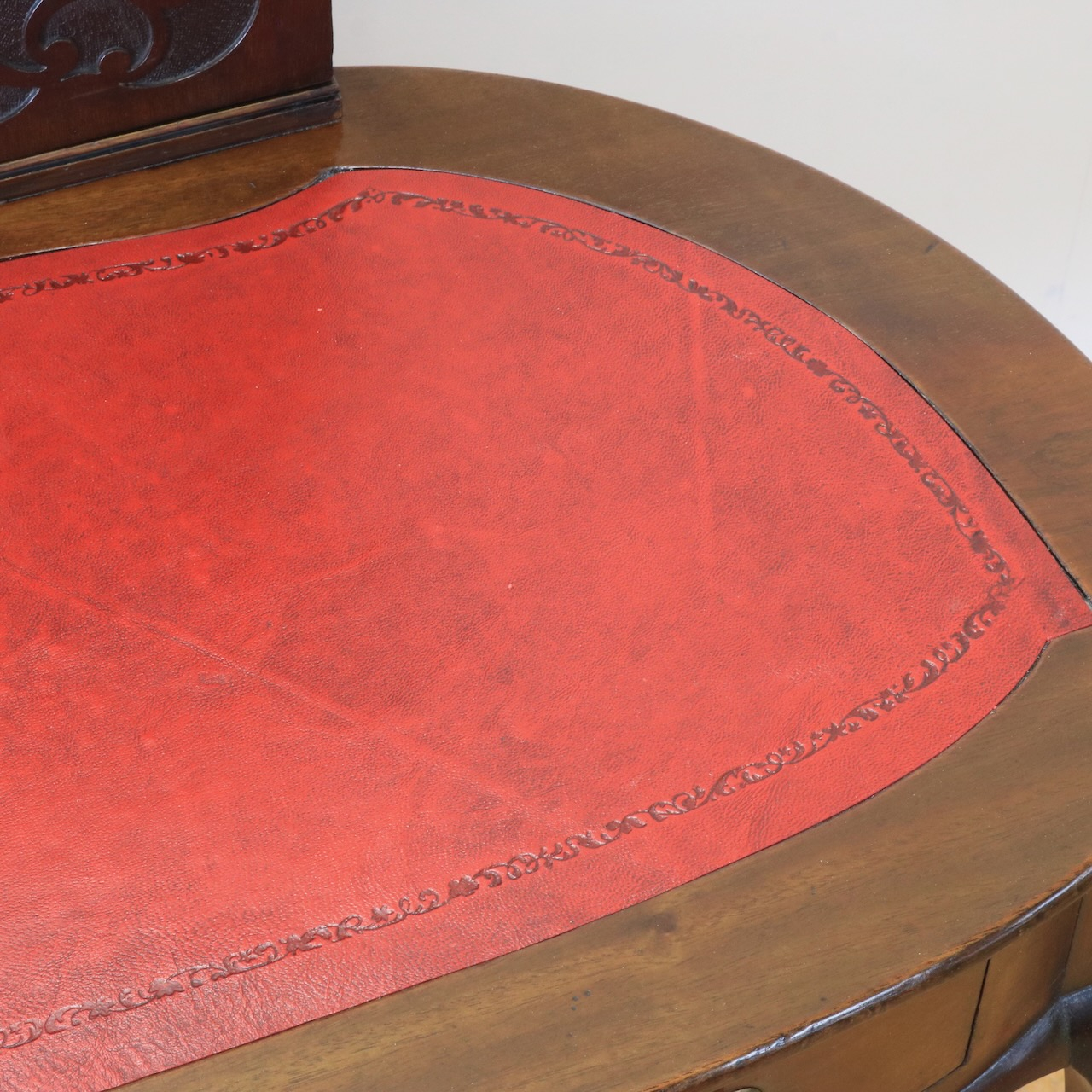 ドレッシングテーブル