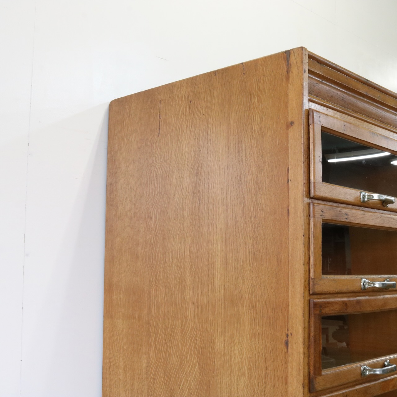 シャツキャビネット