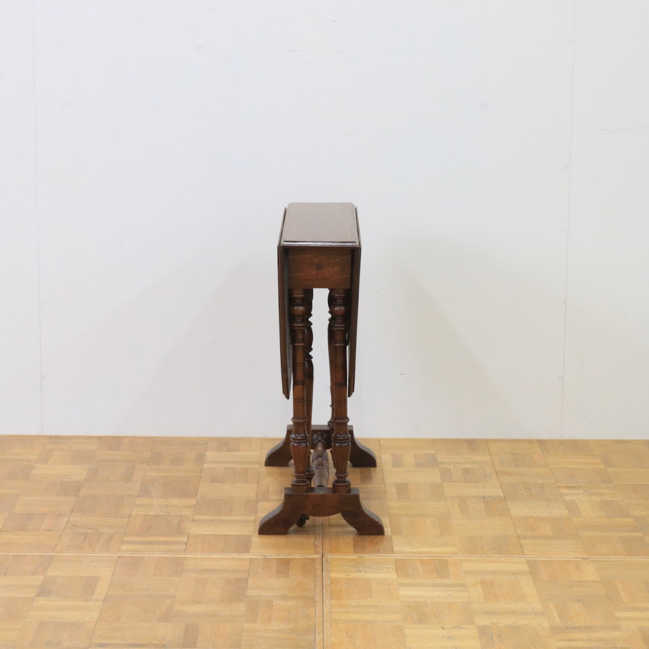 サザーランドテーブル