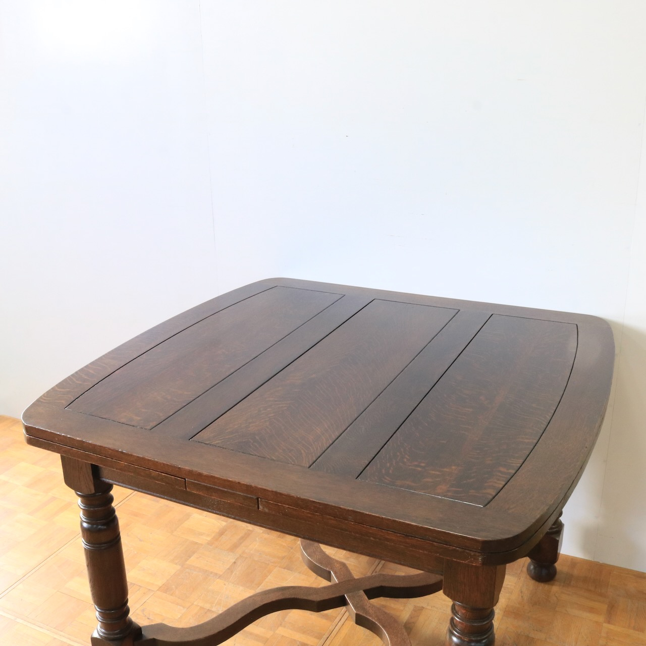 ドローリーフテーブル