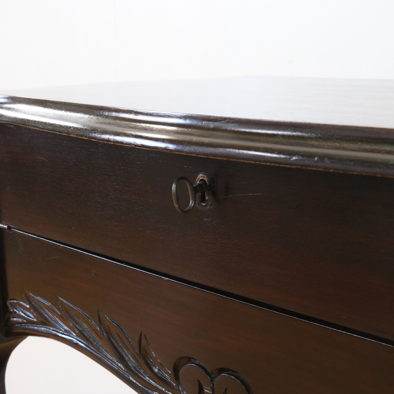 ライティングデスク