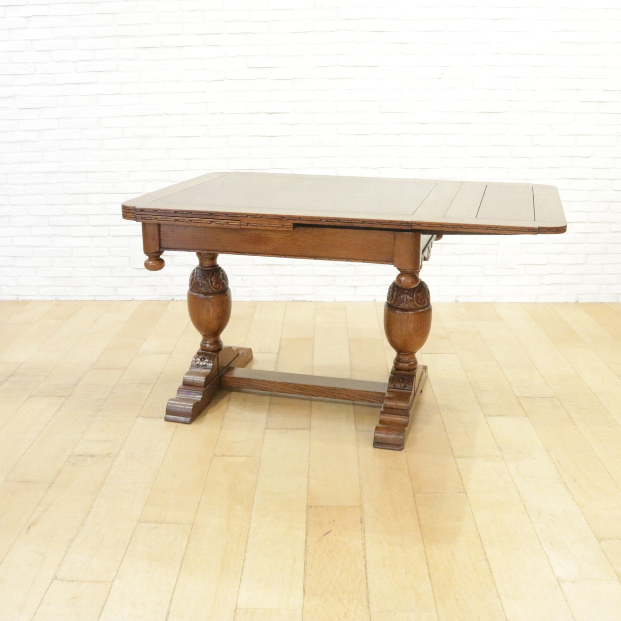 ドローリーフテーブル