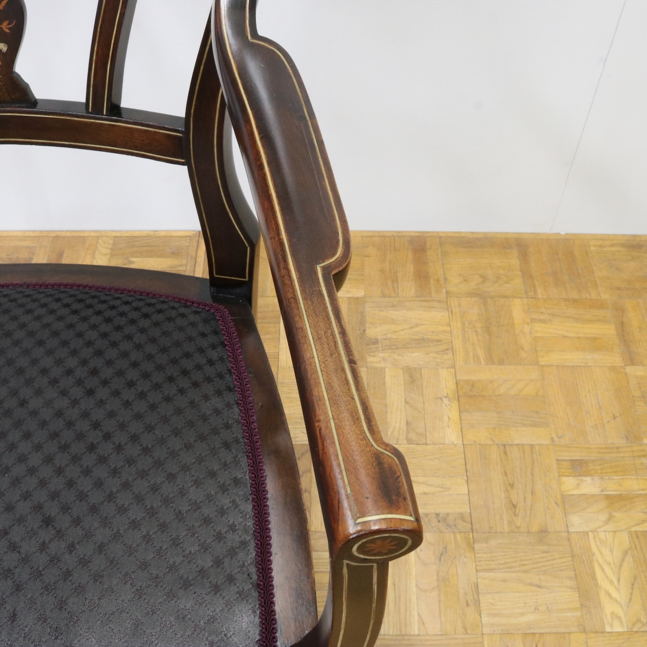 アームチェアー