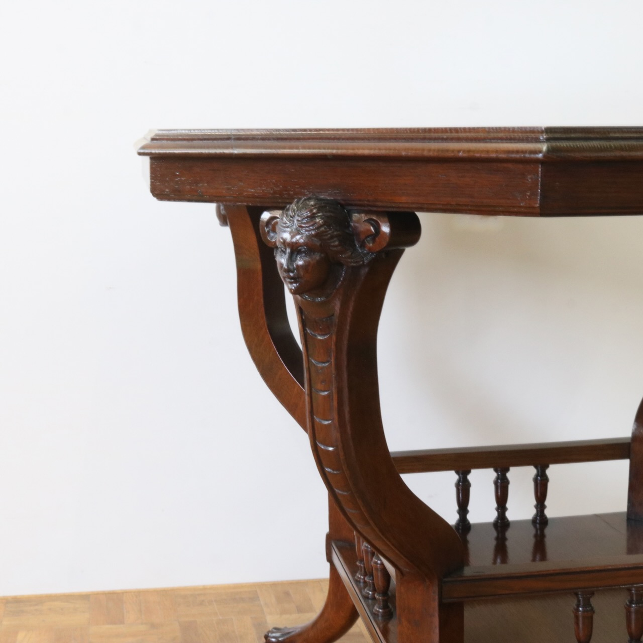 ティーテーブル