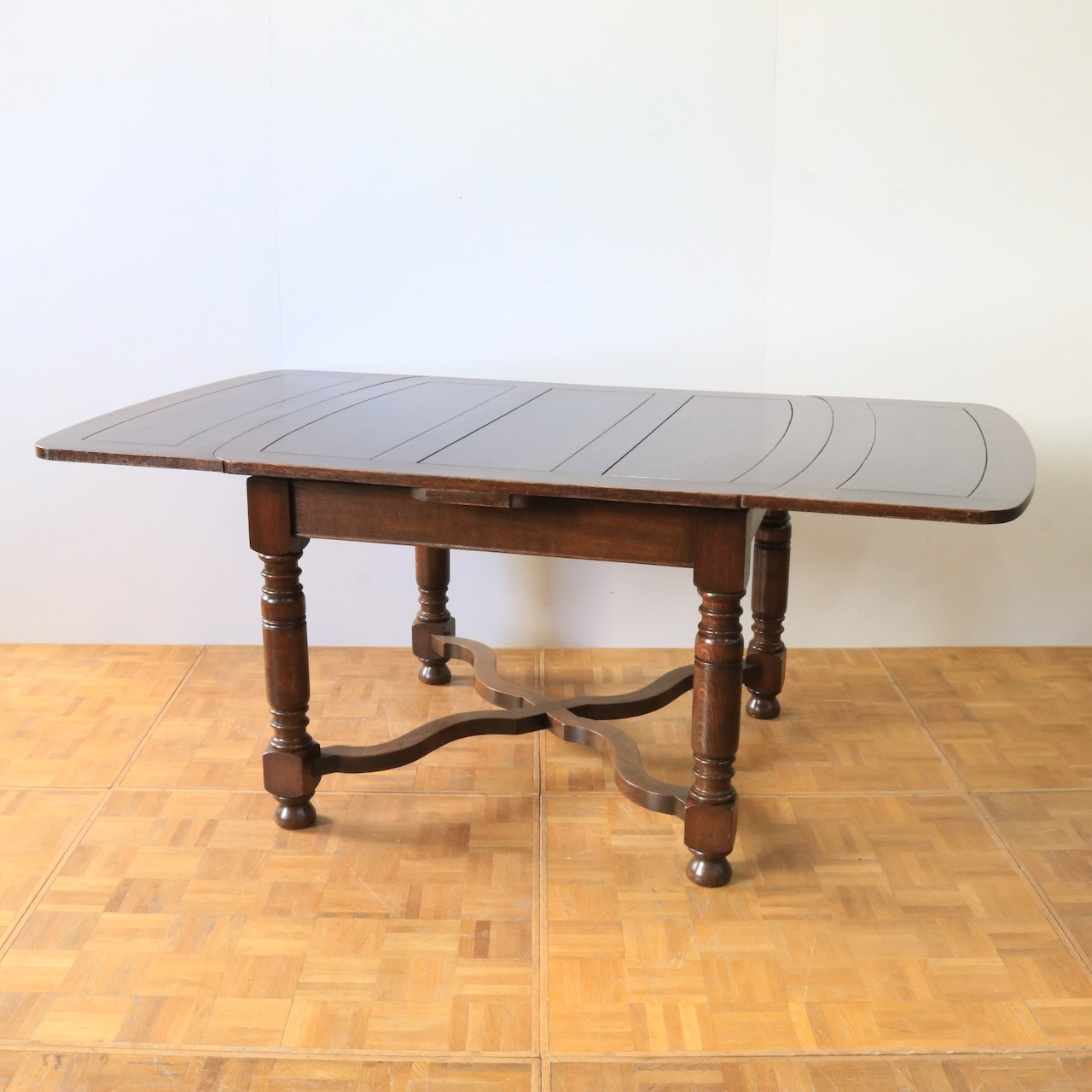 ドローリーフテーブル