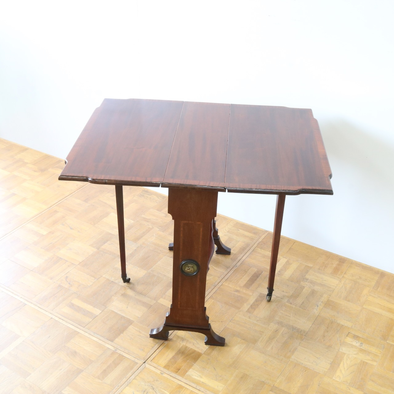 ゲートレッグテーブル