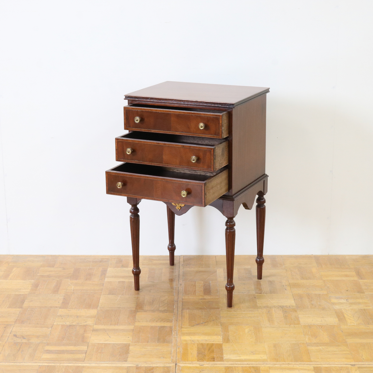 チェストオブドロワーズ