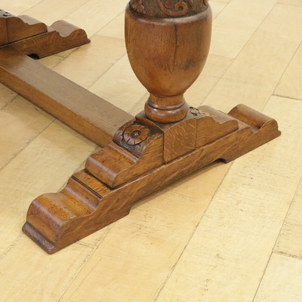 ドローリーフテーブル