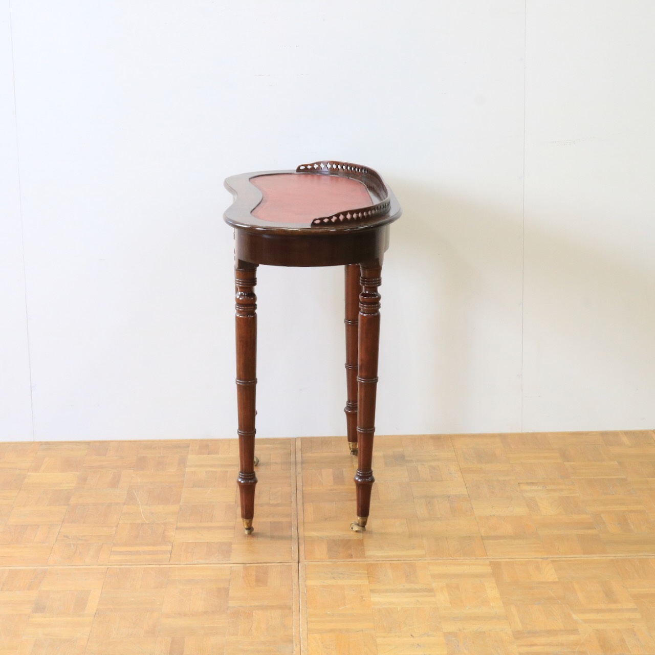 ライティングテーブル