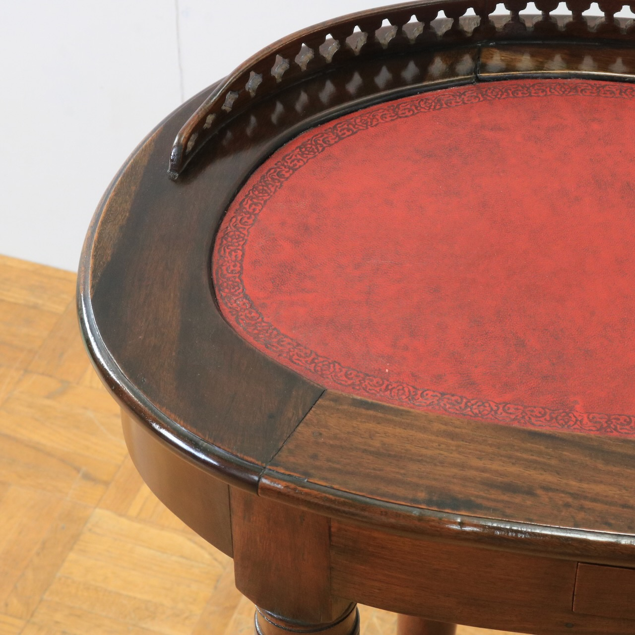 ライティングテーブル