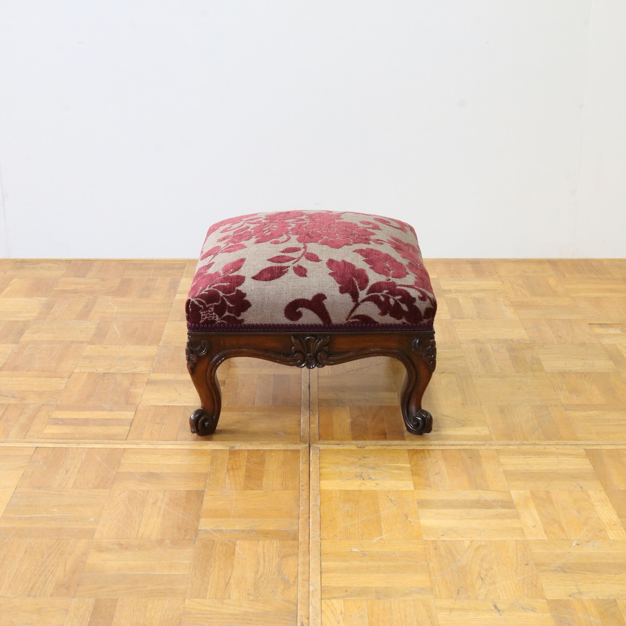 フットスツール