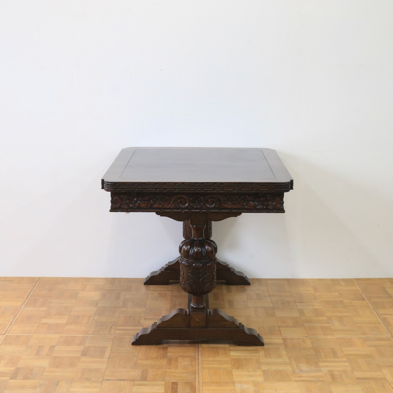 ドローリーフテーブル