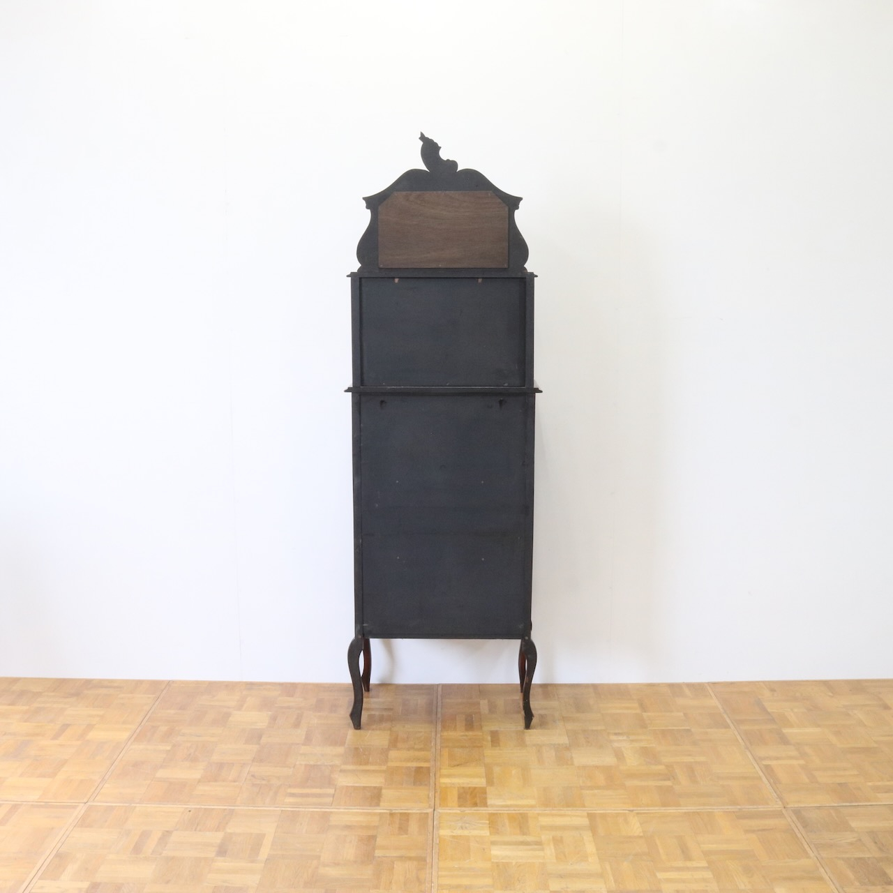 グラスキャビネット