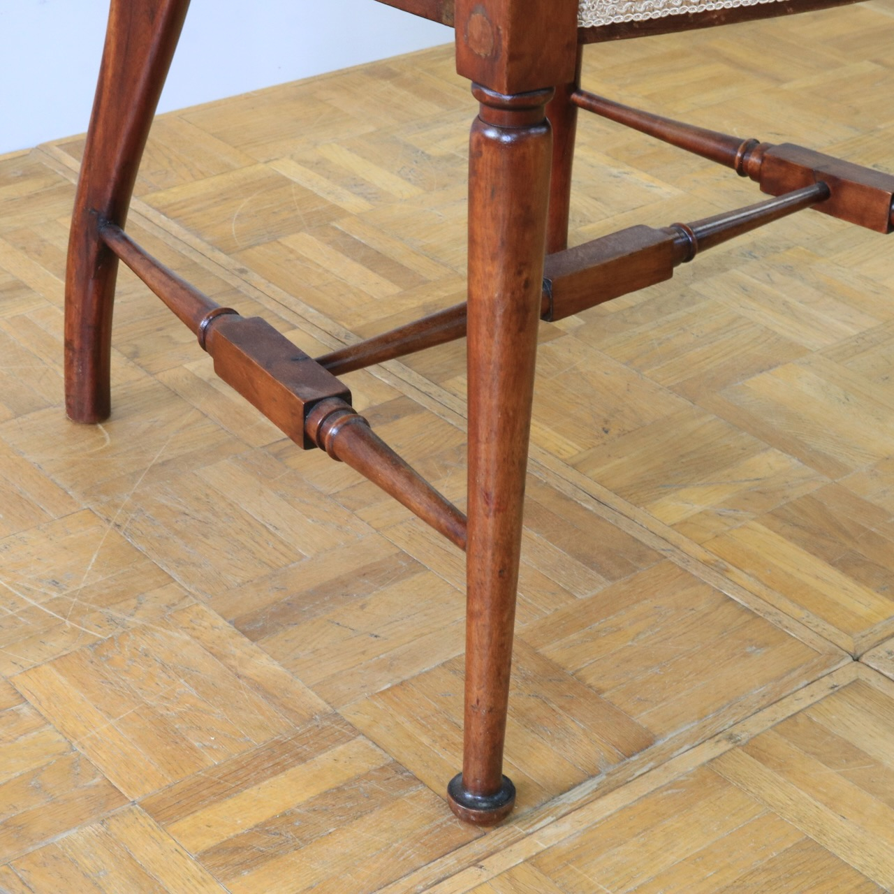 アームチェアー