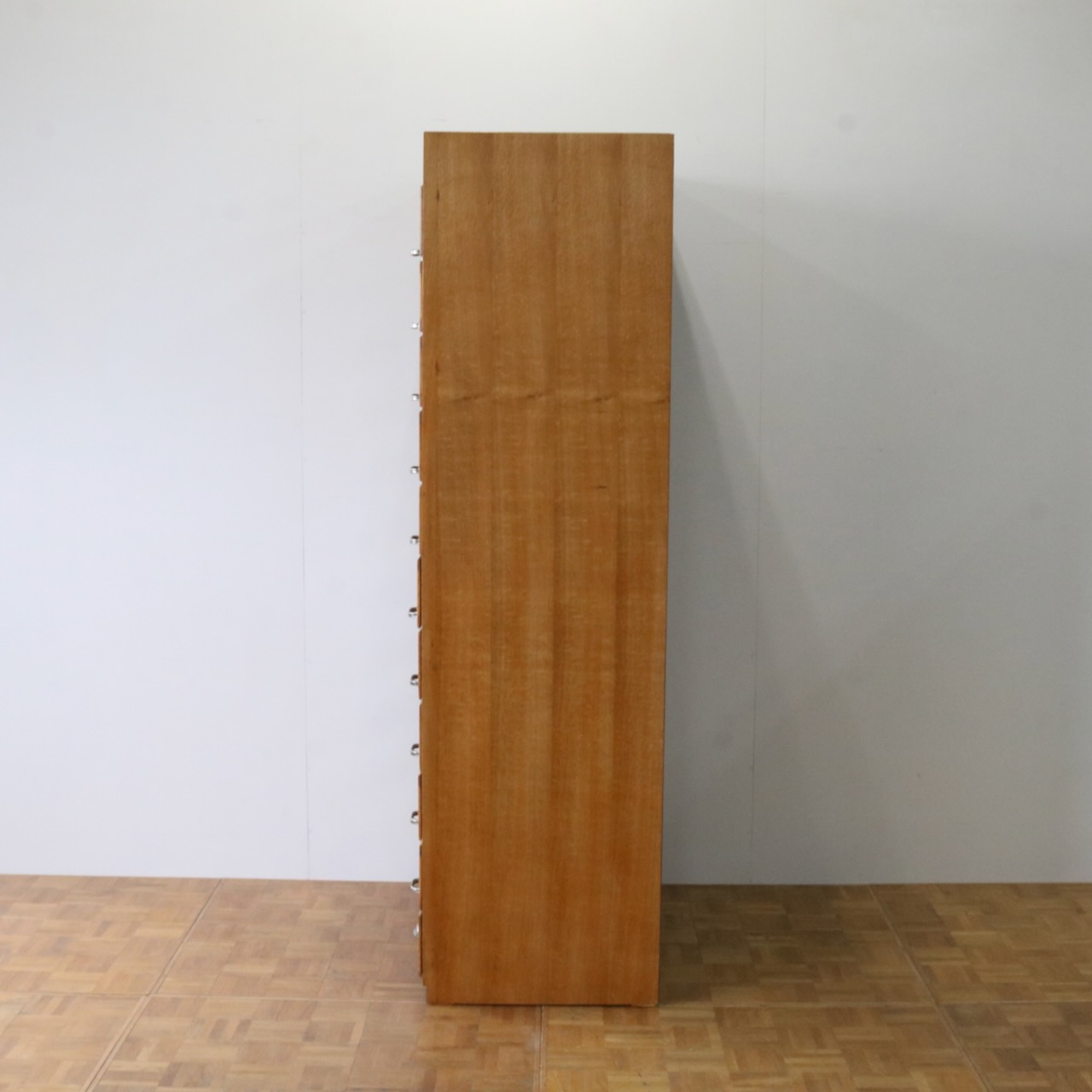 シャツキャビネット