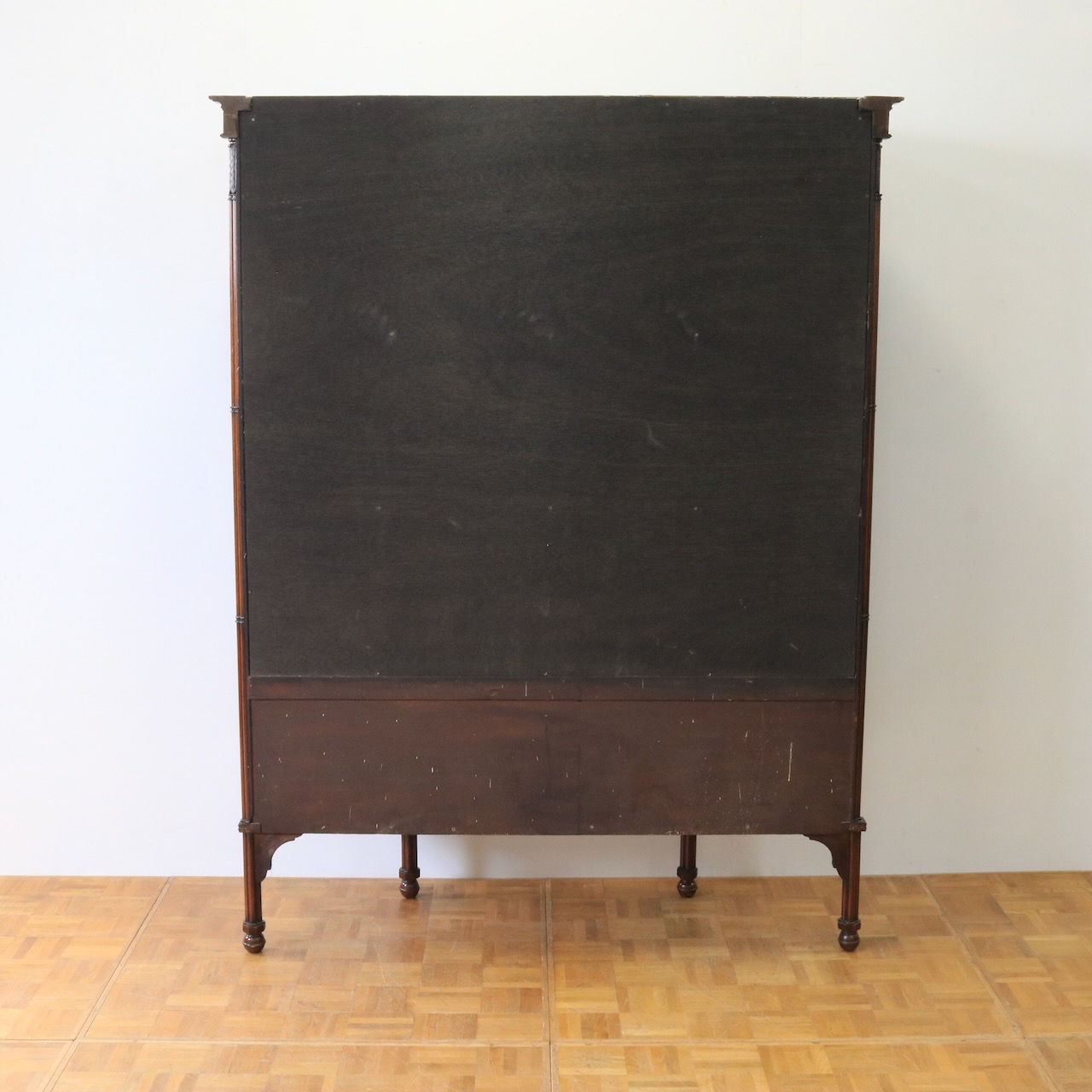 グラスキャビネット