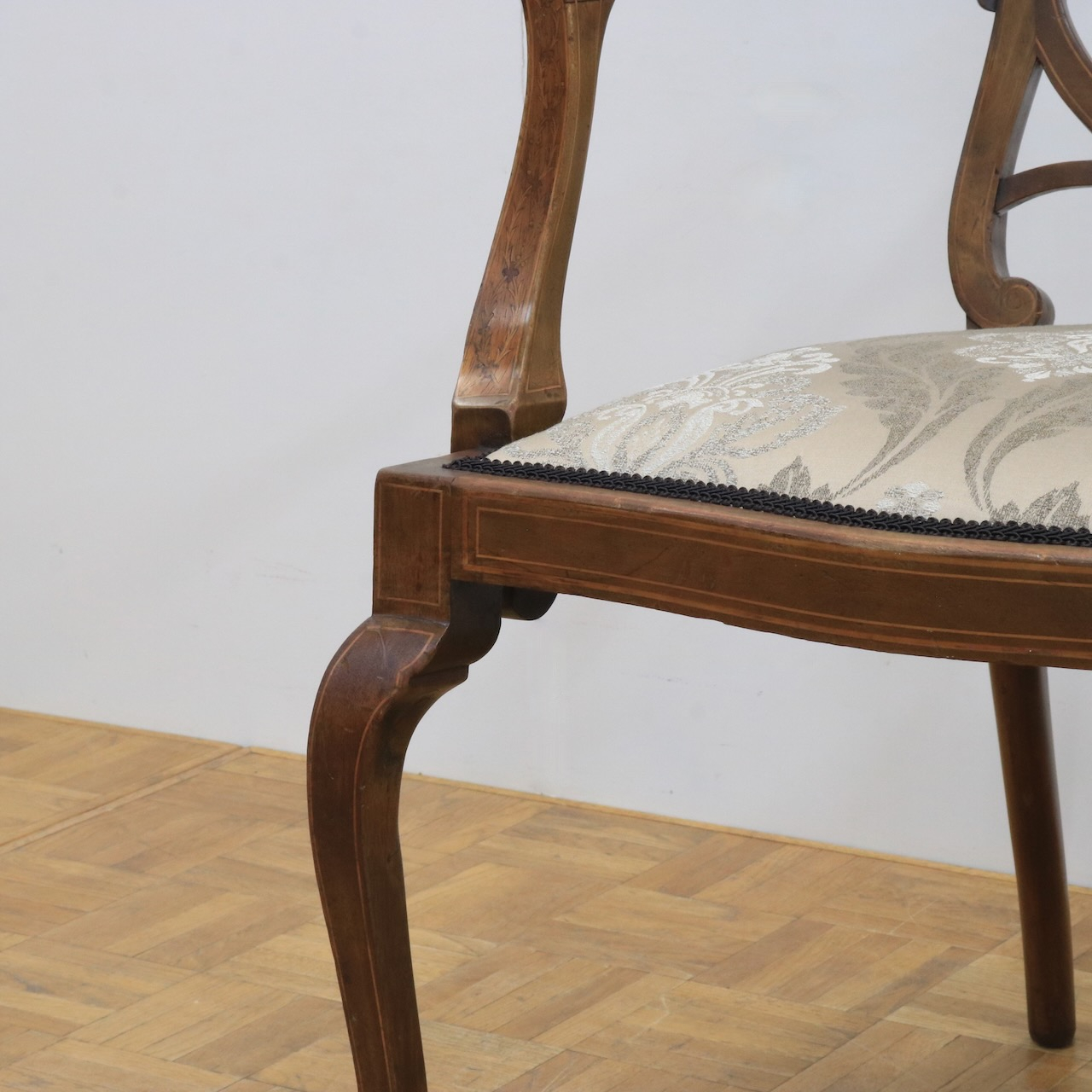 アームチェアー