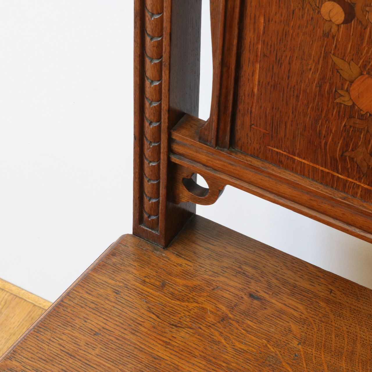 ホールチェアー