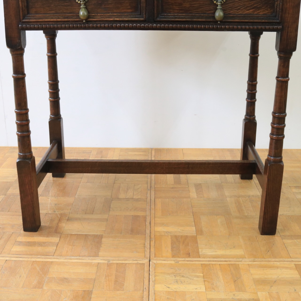 ライティングテーブル