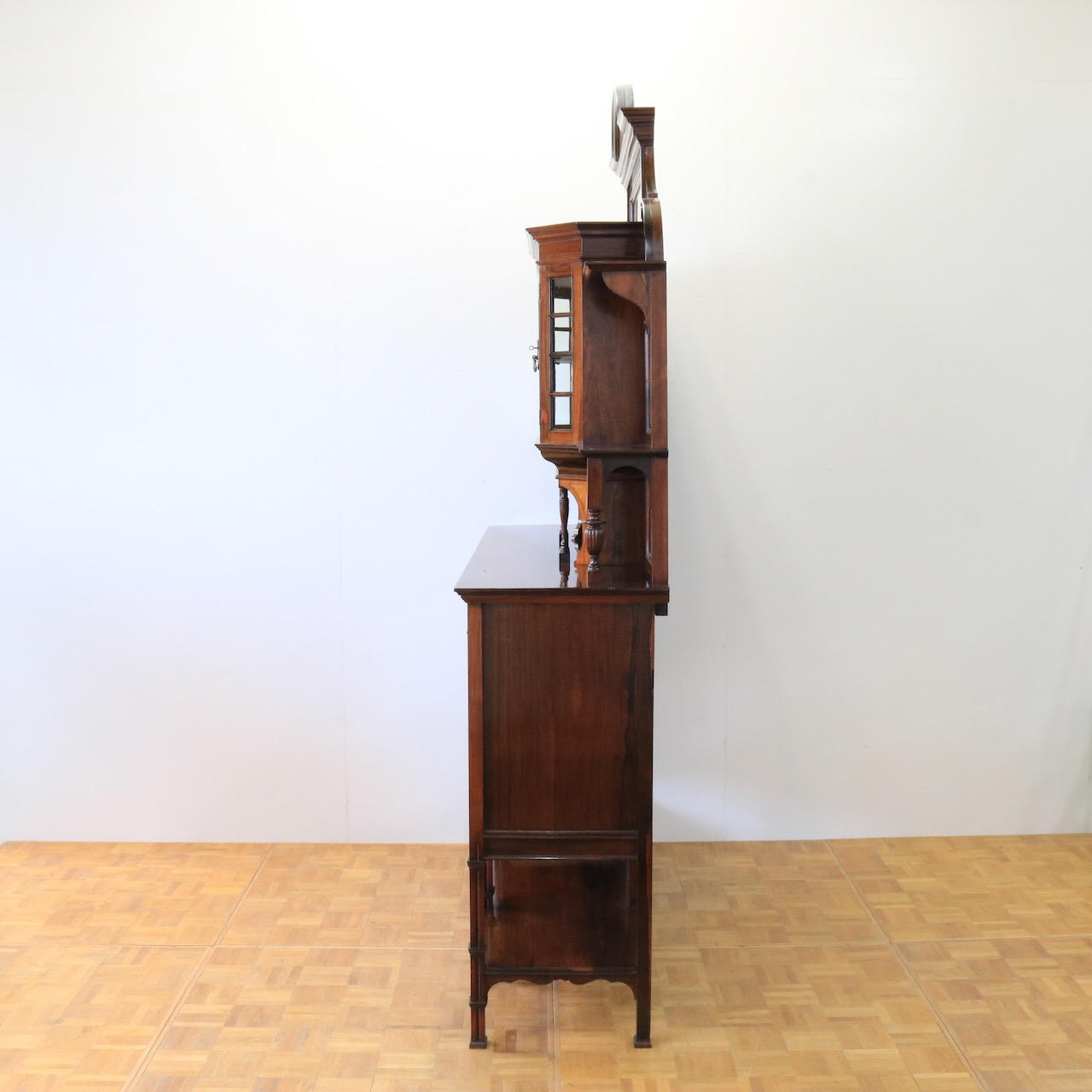 ミラーバックサイドボード