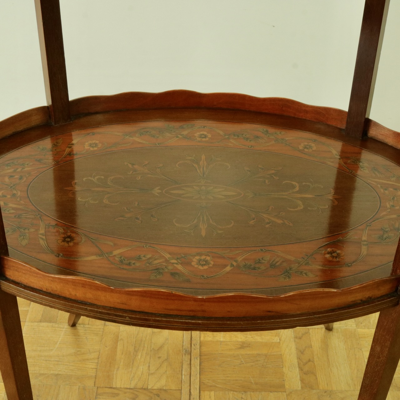 サイドテーブル