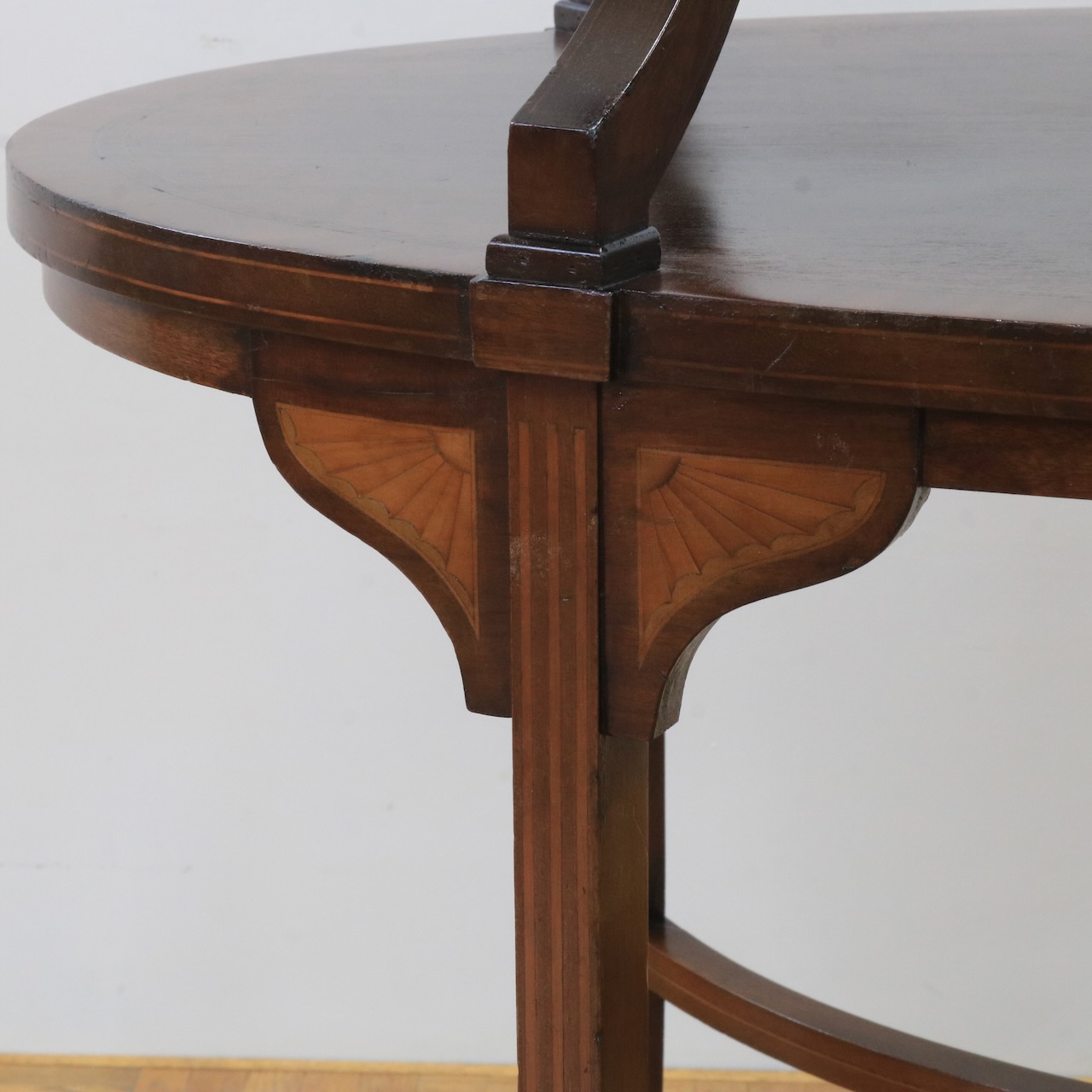 ダムウェイターテーブル