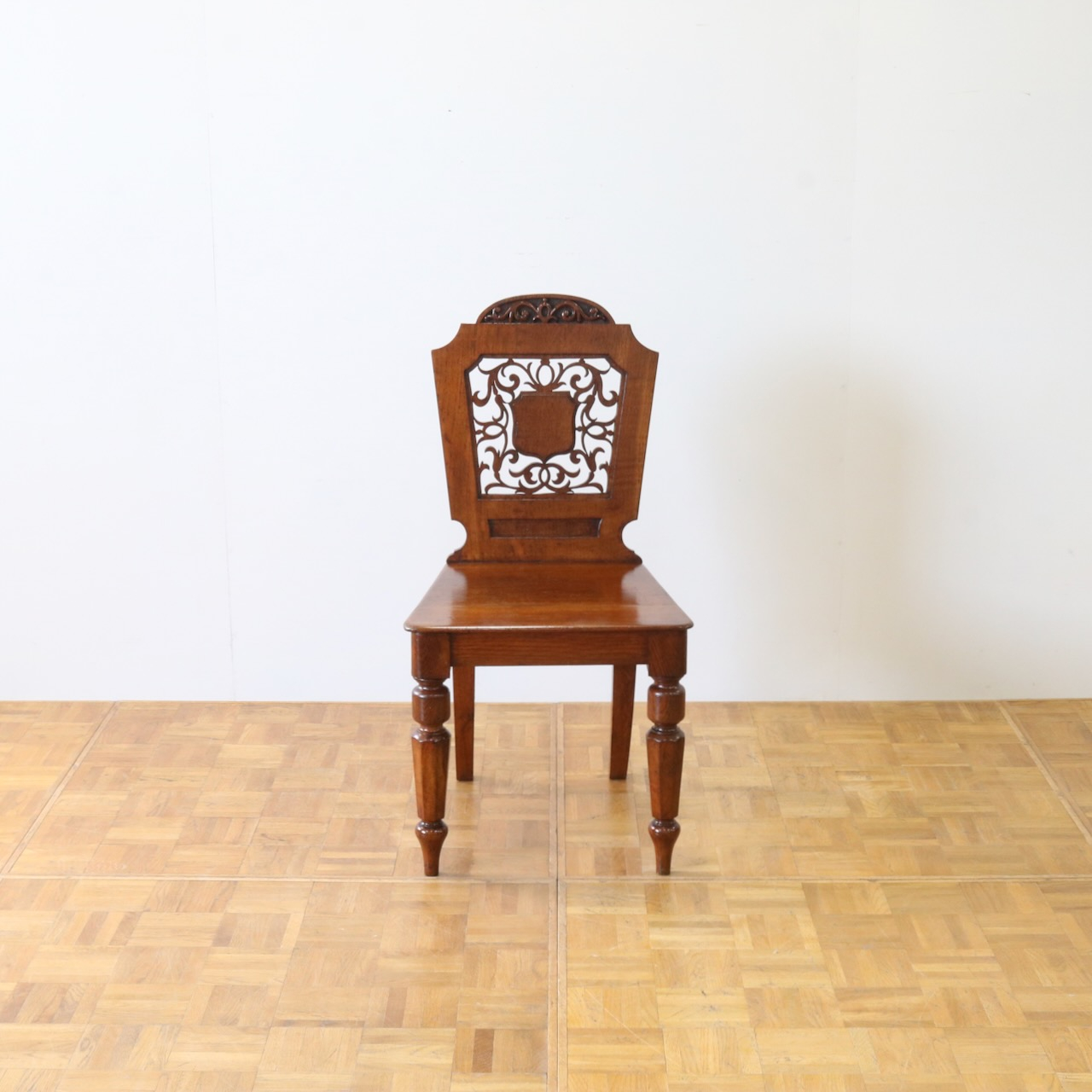 ホールチェアー