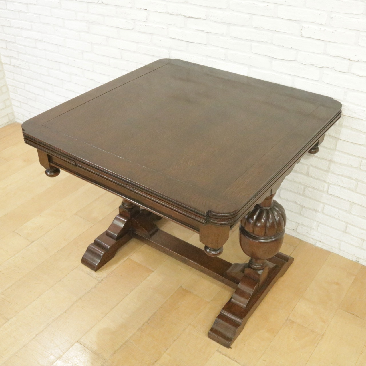 ドローリーフテーブル