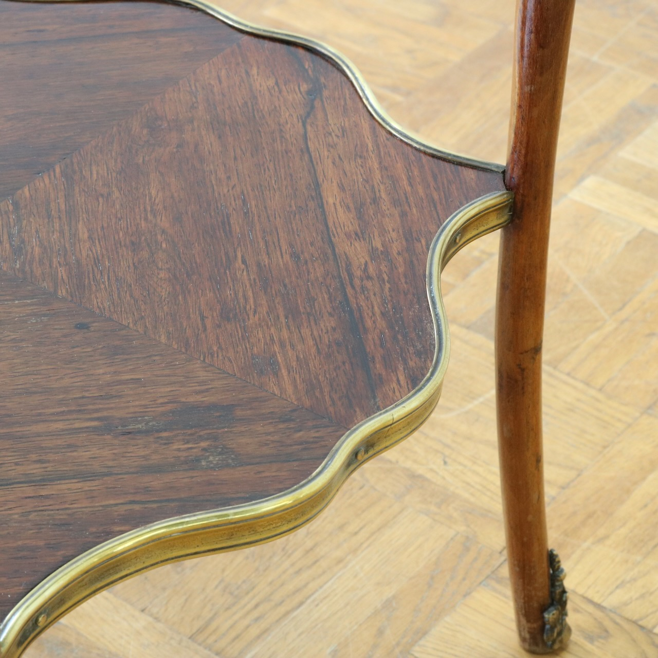 オケージョナルテーブル