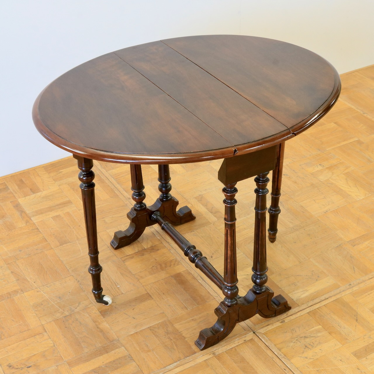 ドロップリーフテーブル