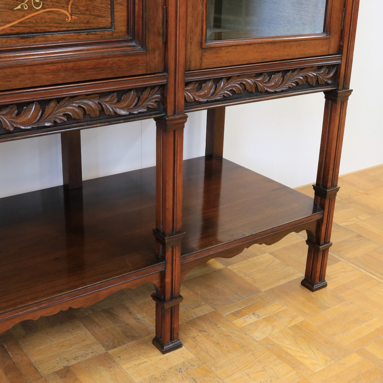 ミラーバックサイドボード