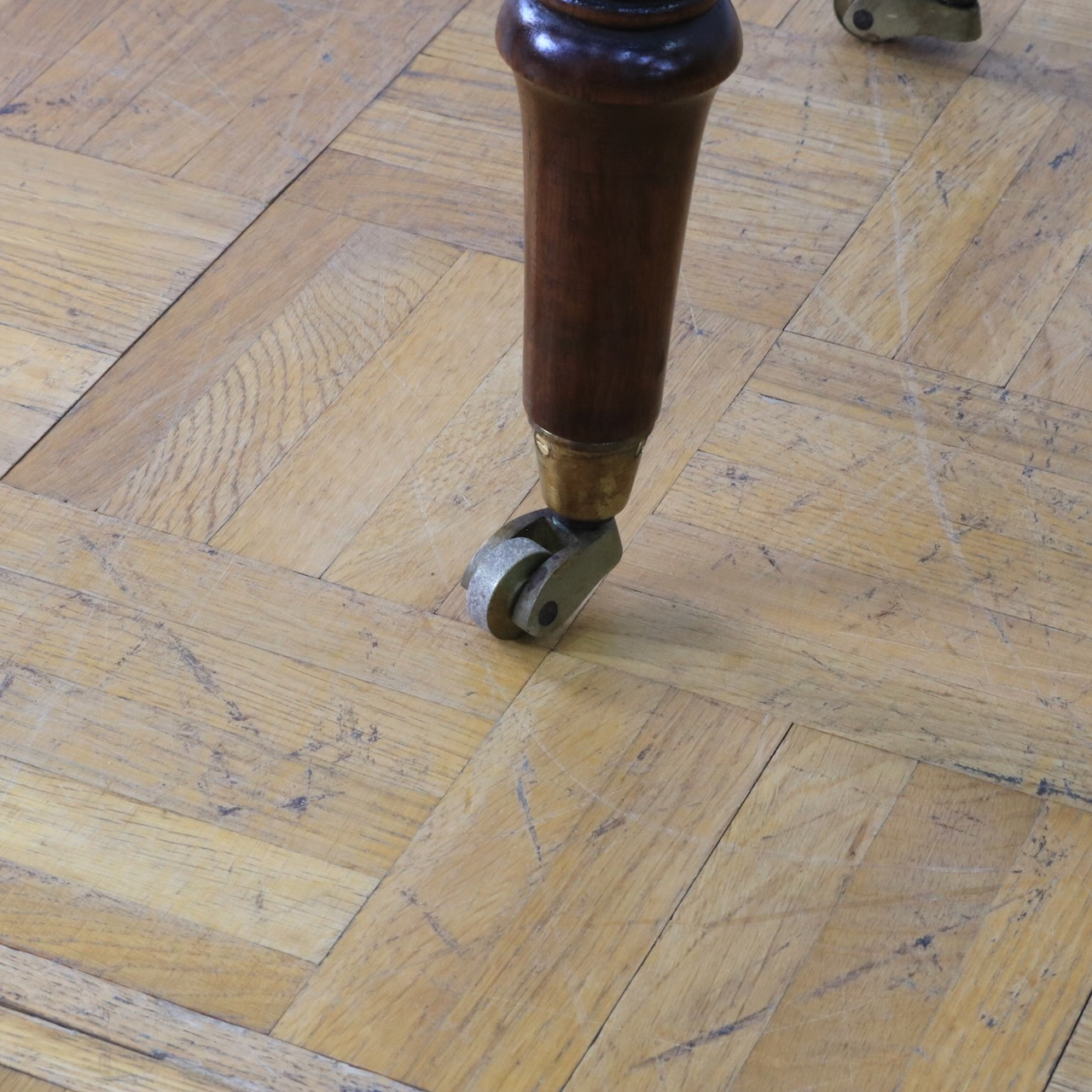 ライティングテーブル