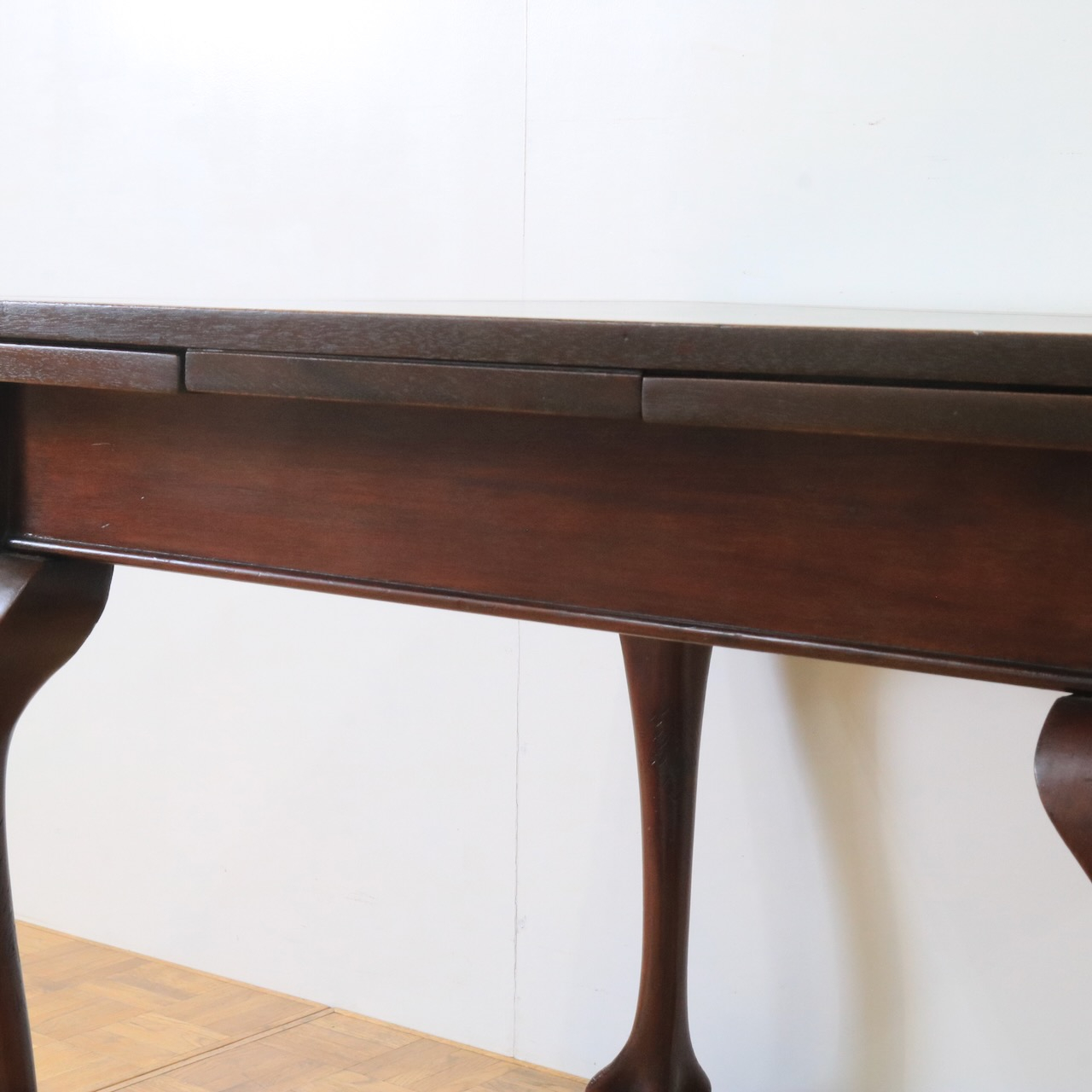 ドローリーフテーブル