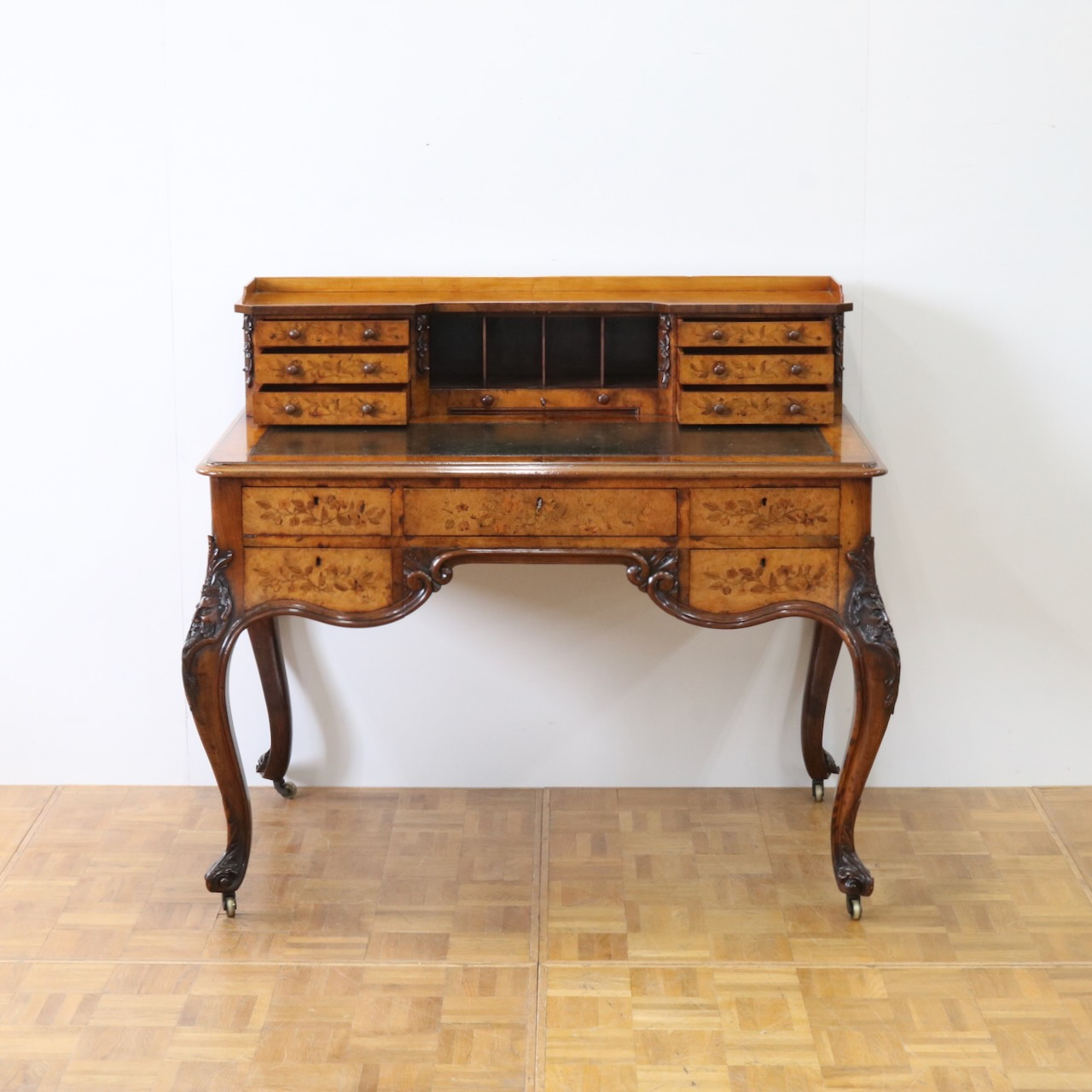 ライティングデスク