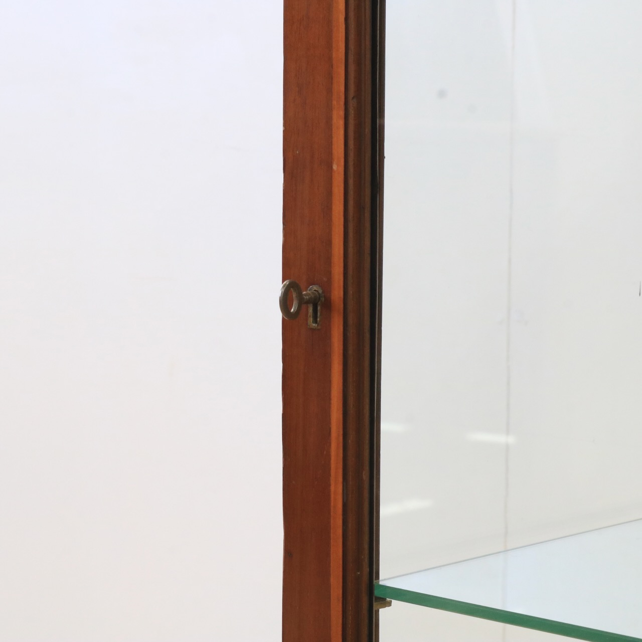 ショップキャビネット