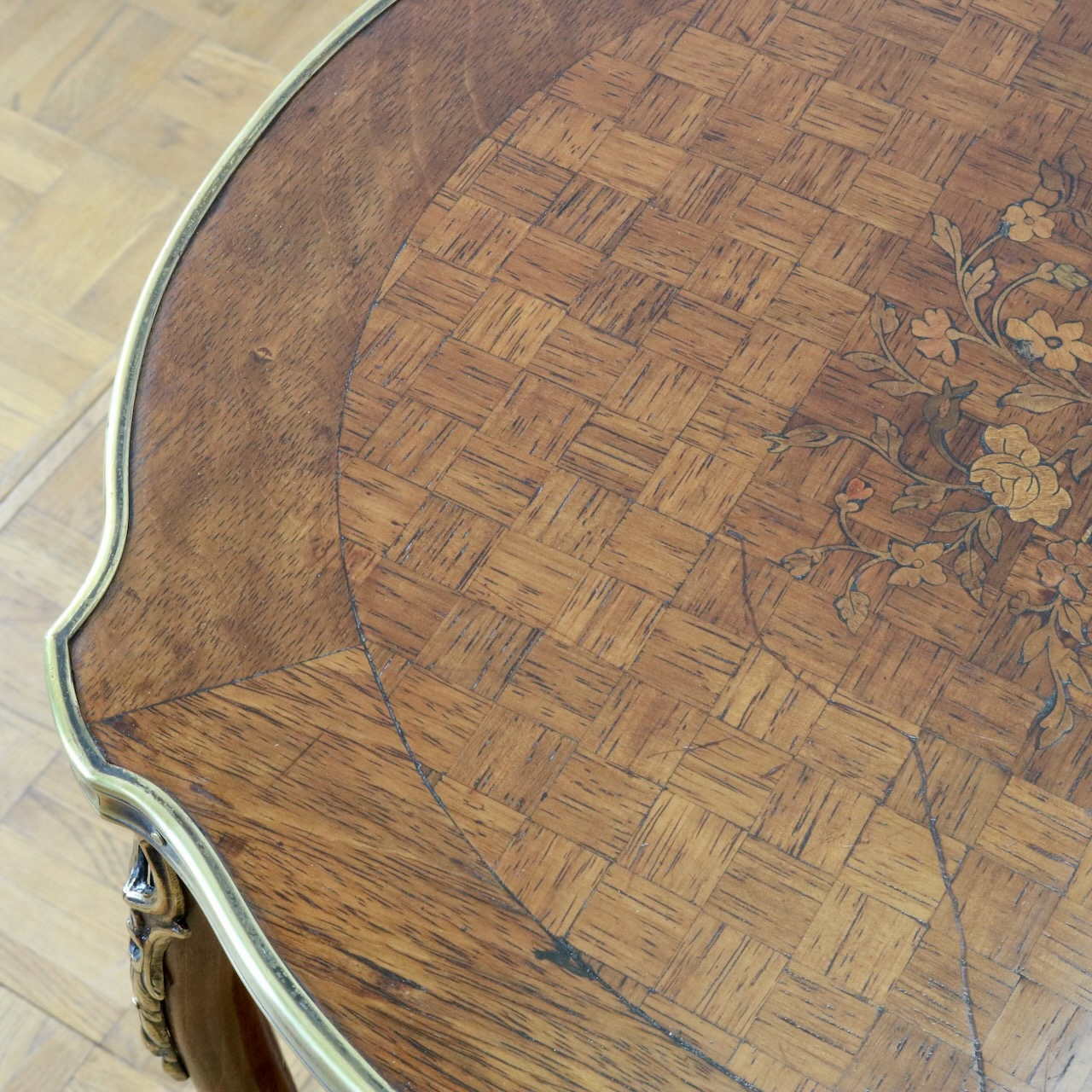 オケージョナルテーブル